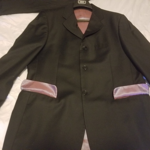 Men's Designer Suit in Black - Picture 2 of 4